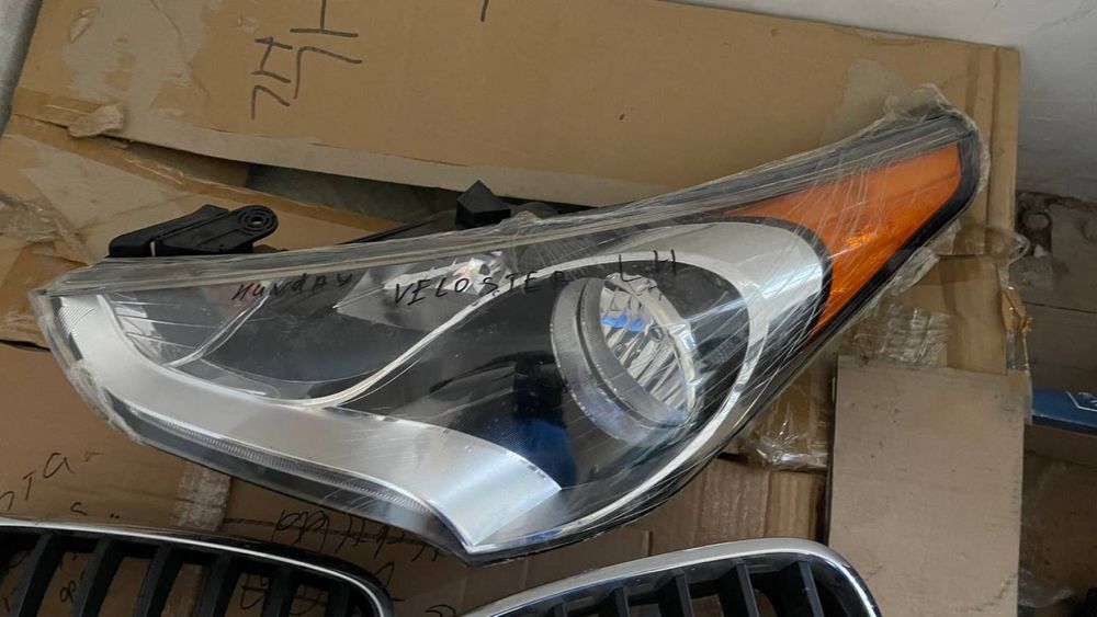 Фара левая HYUNDAI VELOSTER 12-17
