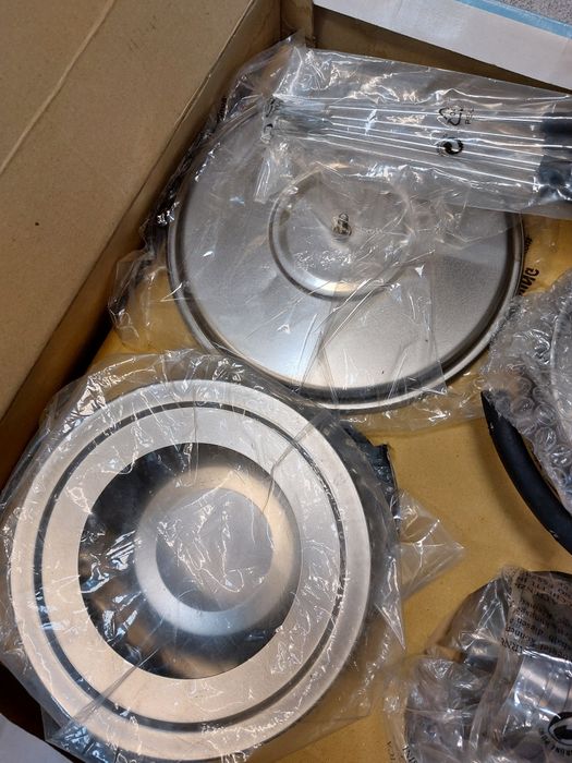 Conjunto de fondue de 23 peças, novo na caixa