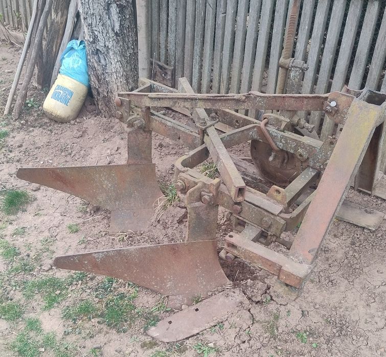 Продам плуг до Т-25