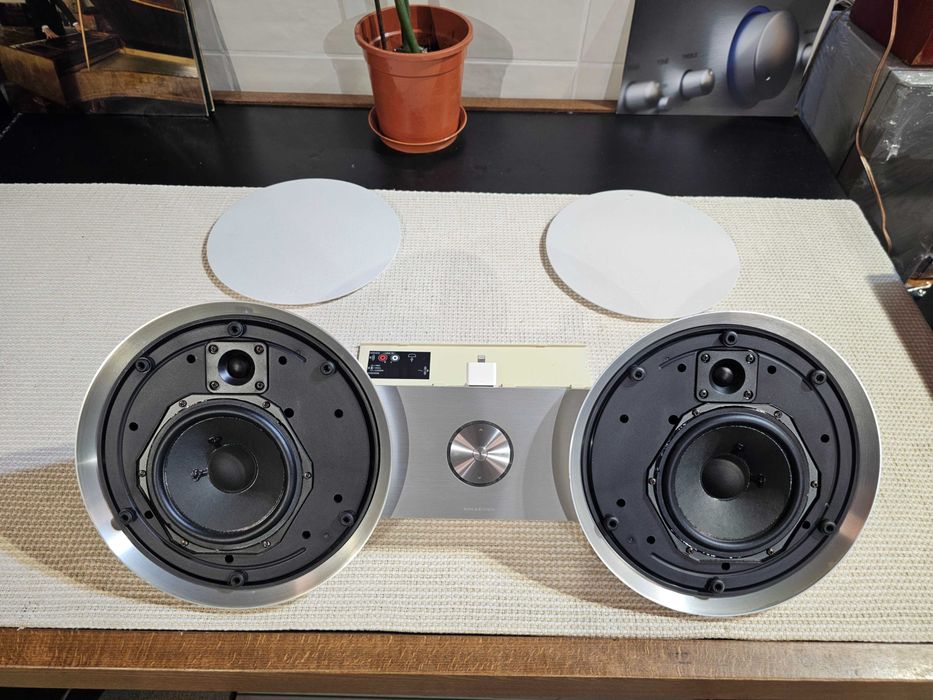 Акустическая система Bang&Olufsen BeoSound 8