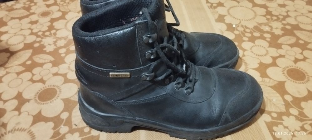 Продам чоловіче шкіряне взуття в гарному стані
