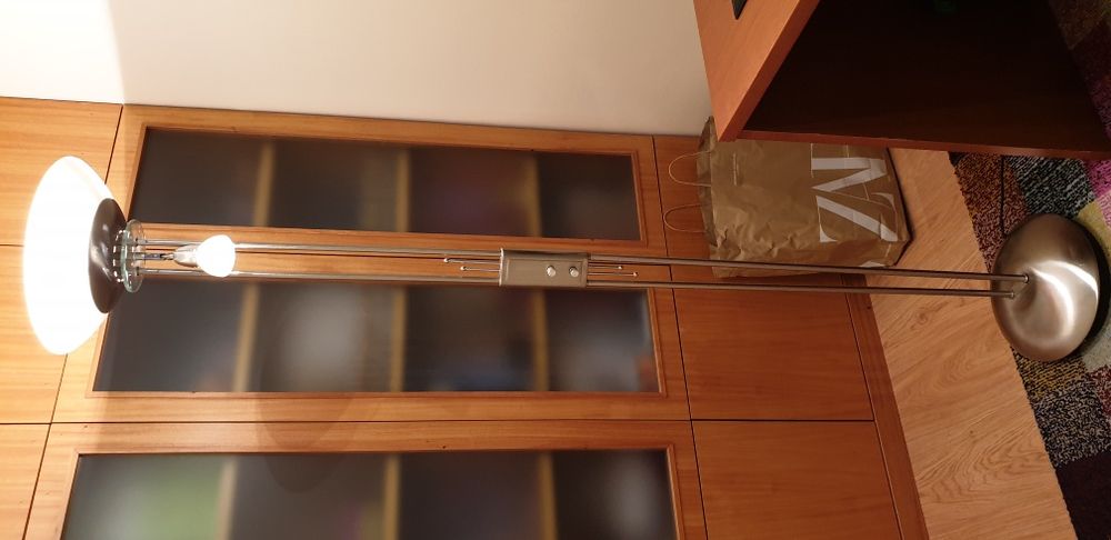 Vendo candeeiro de pé como novo