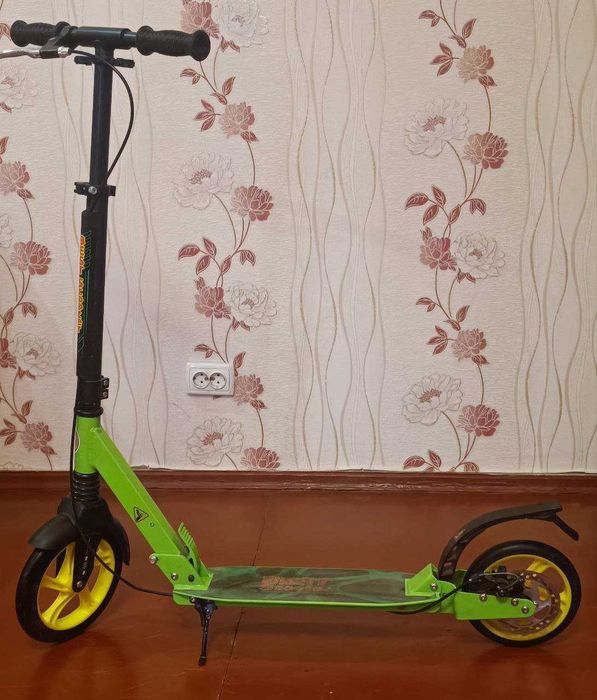Продам самокат Best Scooter