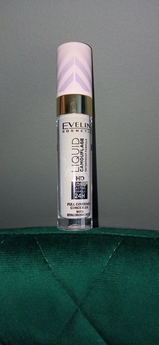 Korektor do twarzy Eveline, nowy