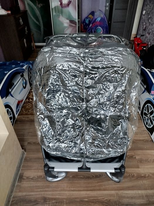 Коляска для двійні