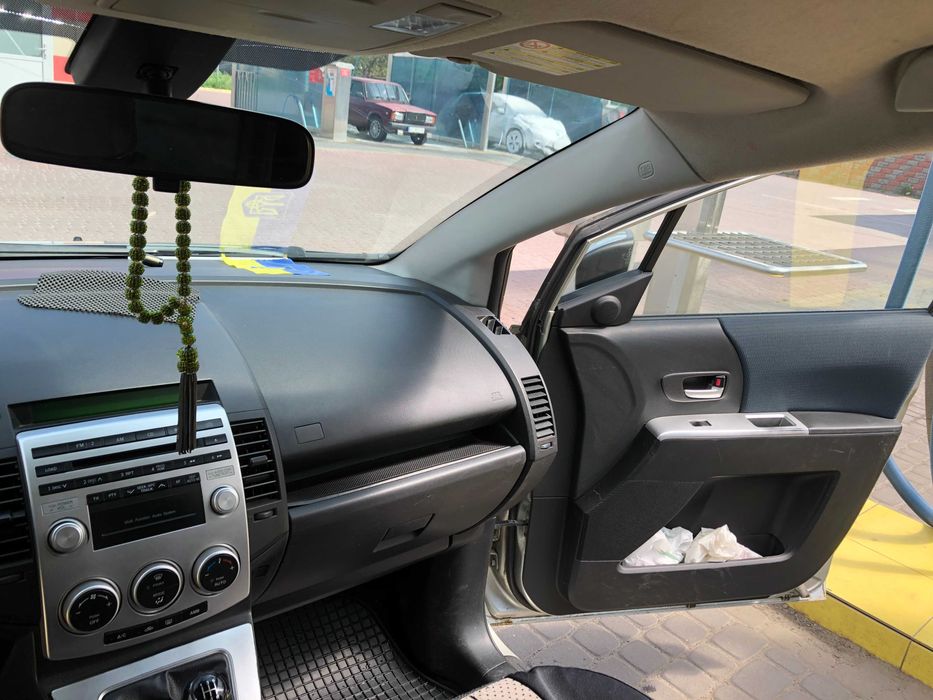 Автомобіль Mazda 5 2007року  2,0 газ/бензин 7місць