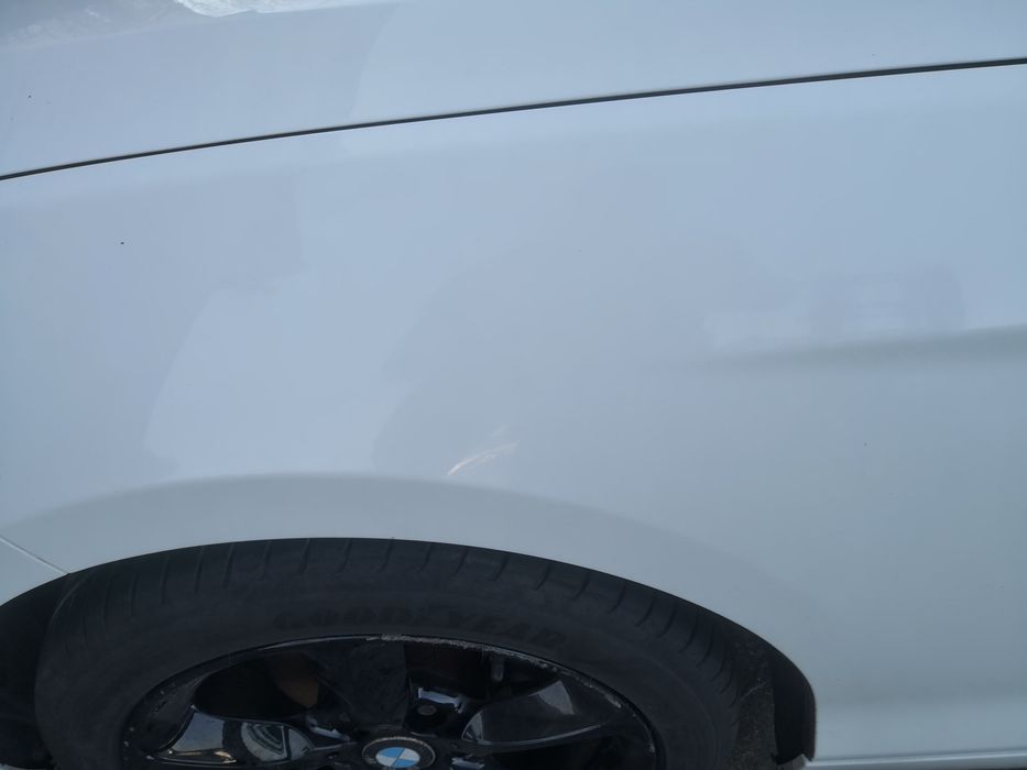 Błotnik lewy przedni BMW F20 F21 Alpinweiss A300 w kolor oryginał