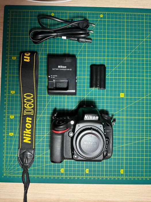Повний кадр 24МП Nikon D600 Body 65000 спрацювань
