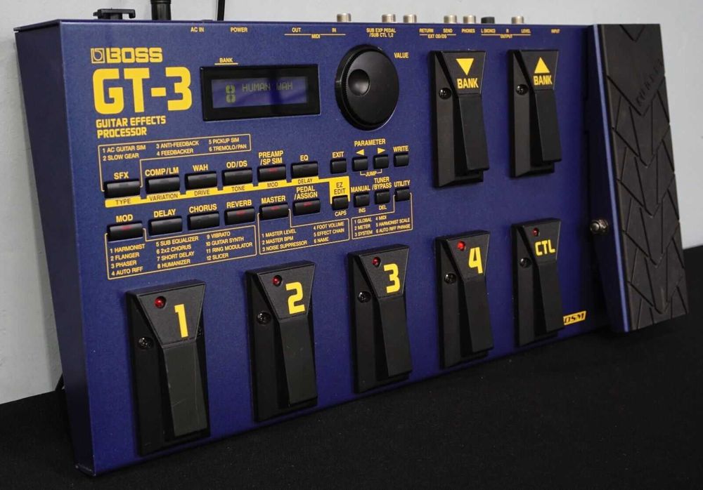 Troco Boss GT 3, Pedaleira para guitarra.