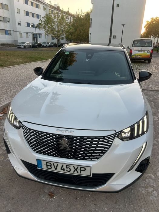 Peugeot e-2008 GT