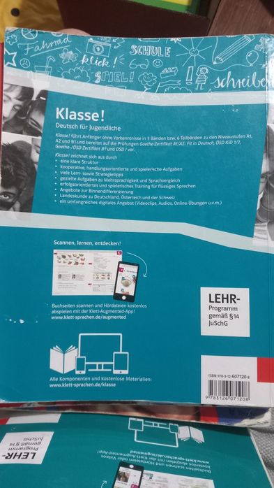 Caderno de exercícios de Alemão 10° ano (Übungsbuch)