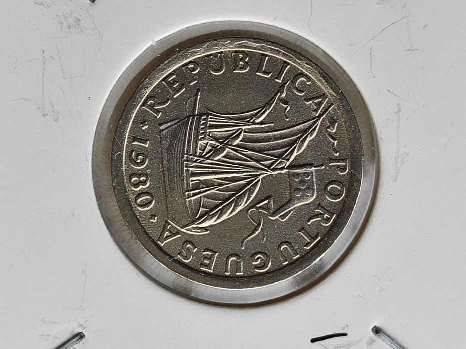 Lote de moedas da República Portuguesa de 2$50 de 1980 a 1985 a 3€