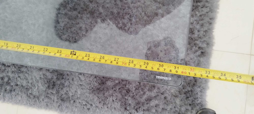 Mesa de centro com tampo em vidro temperado