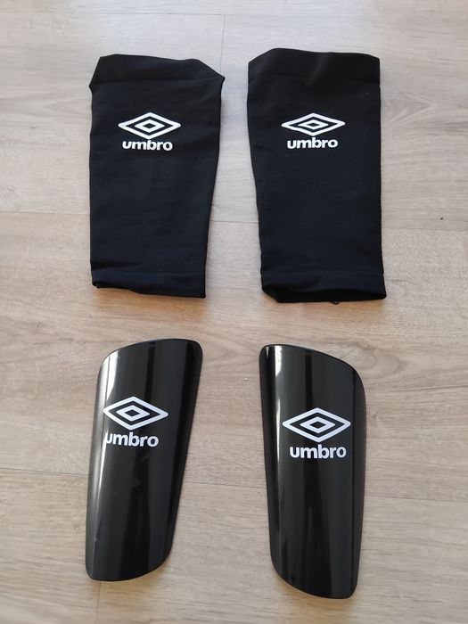 Caneleiras Futebol Umbro