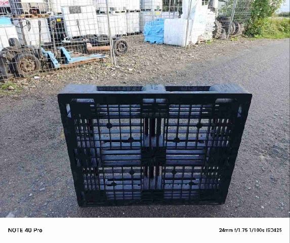Sprzedam palety plastikowe 120x80 i 120x100