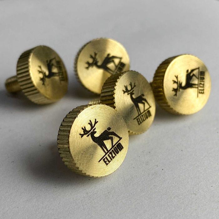 Лазерне гравіювання на металі (Армійські жетони, термоси, ножі)