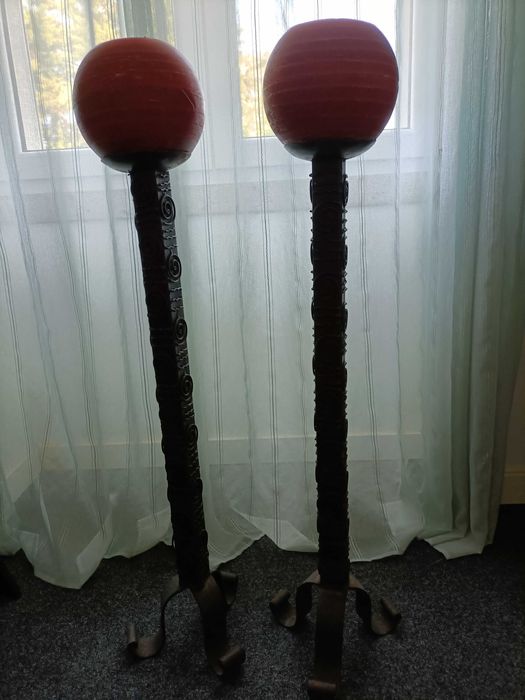 Par de castiçais de ferro fundido