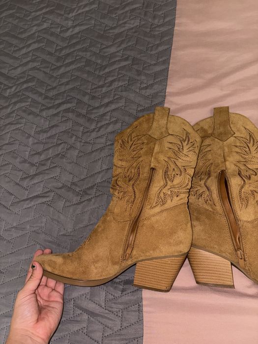 Botas de cowboy castanhas muito praticas