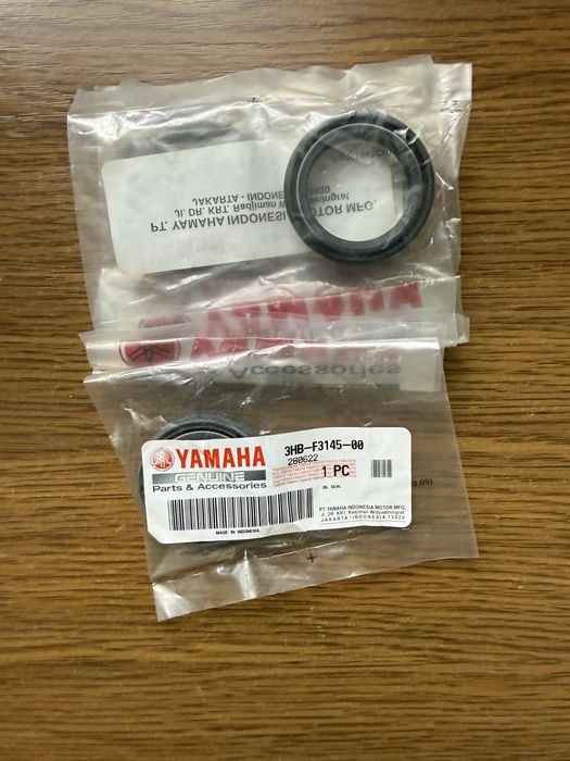 Комплект пильники + сальники оригінал Yamaha Nmax