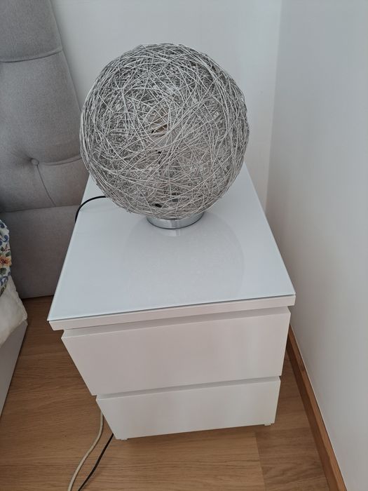 Mesa cabeceira mais candeeiro