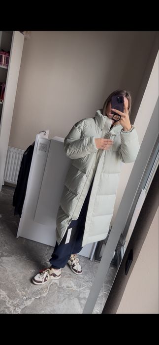 В наявності пуховики calvin klein