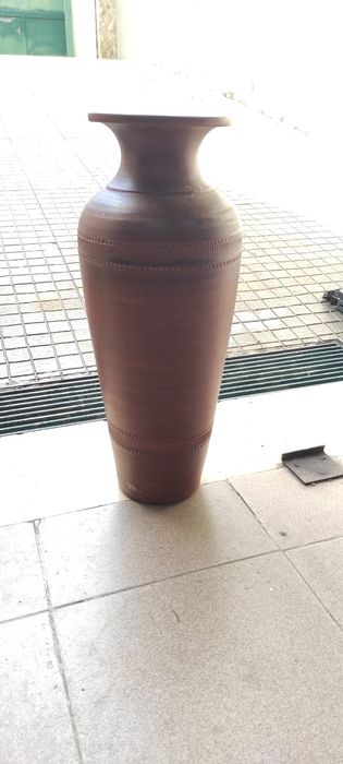 Pote decorativo em barro
