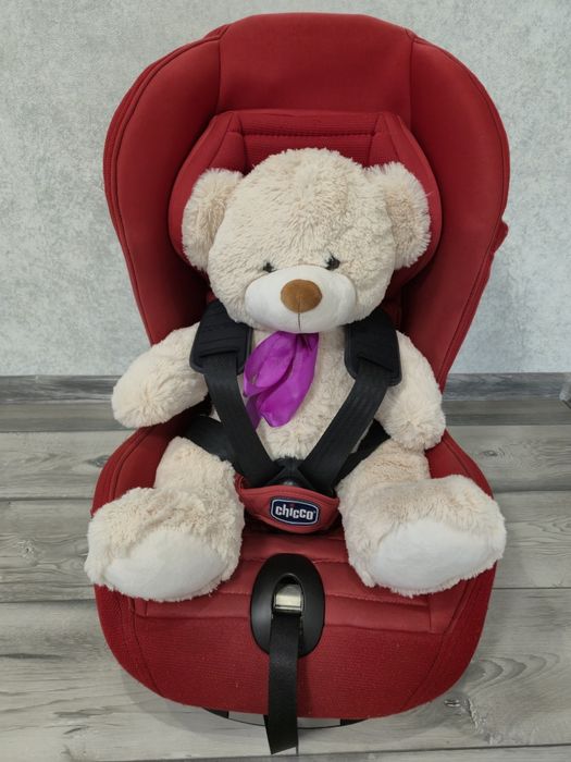 Продам автокрісло Chicco X-Pace Isofix ( 9-18 кг)