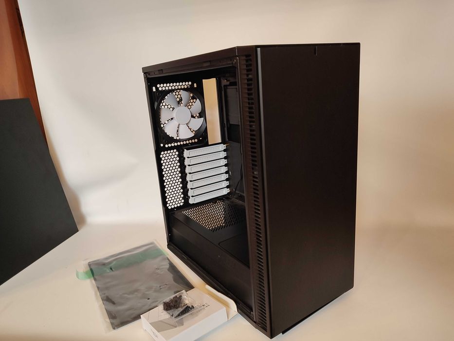 fractal design define - купити комплектуючі для ПК - Ціна на OLX.ua