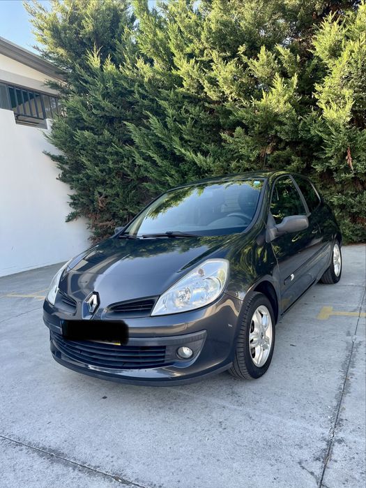 Renault Clio 2-seater 4.5L/100