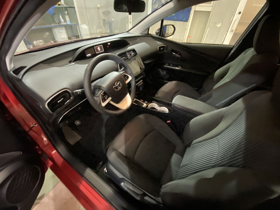 Аренда авто Toyota Prius, Авто в оренду. Аренда Приус.