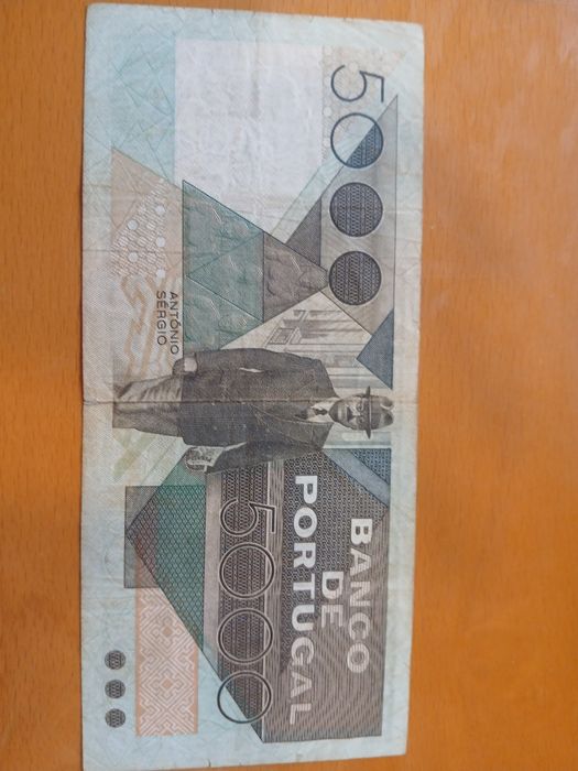 Nota de 5000 escudos e de 1000 escudos
