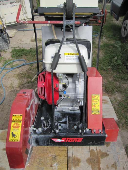Fresadora/Maquina cortar/serrar pavimento quase nova,Stone,motor Honda
