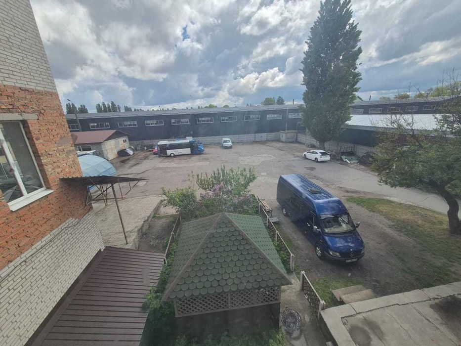 1800м2 приміщення + 30сот землі