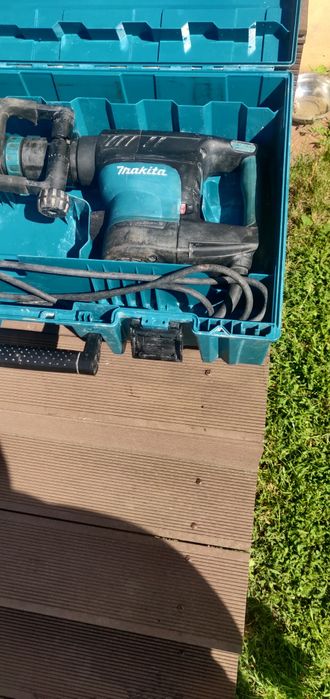 Відбійний молоток Makita HM 1101 C