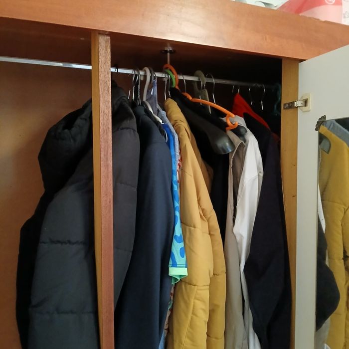 Roupeiro de três portas