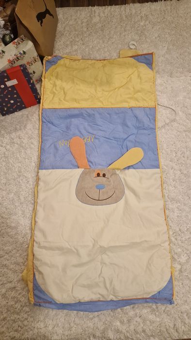 Conjunto de 3 peças para berço ToysRus
Protetor de berço; 70cm + 70cm