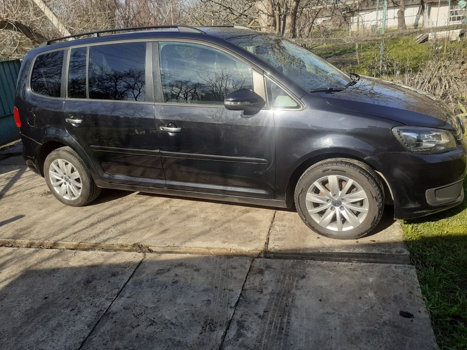 Volkswagen.ТОУРАН 2010г.1.6диз.