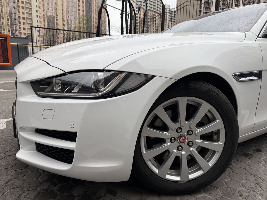 Jaguar XE, Prestige 2015