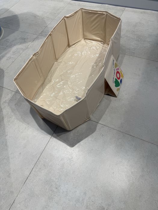 Дитячий басейн / не надувний/. Ідеальний варіант для дитинки як вдома