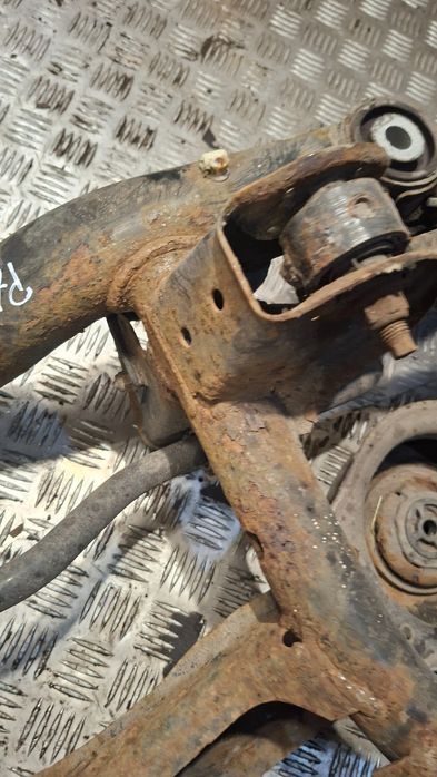 Belka Zawieszenia Tył Vw Passat B7