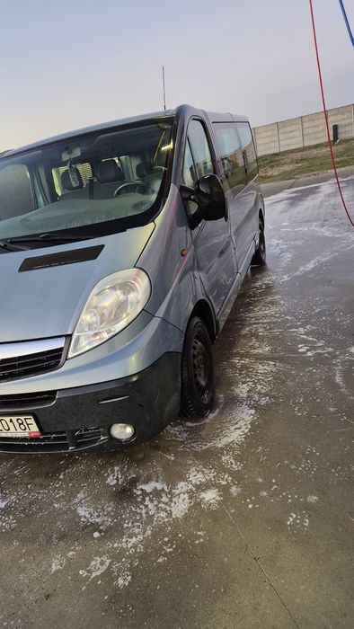 Vivaro Long klima Dwustrefowa