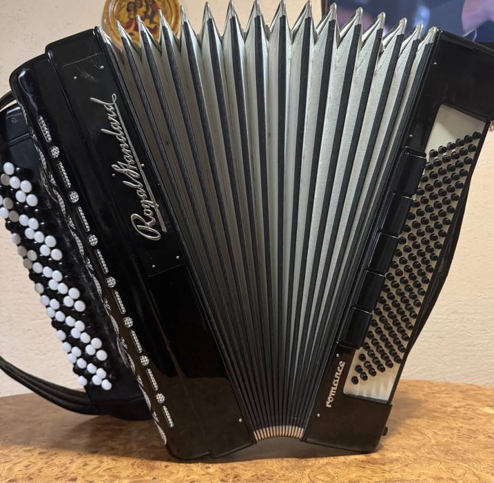 Баян Royal Standard