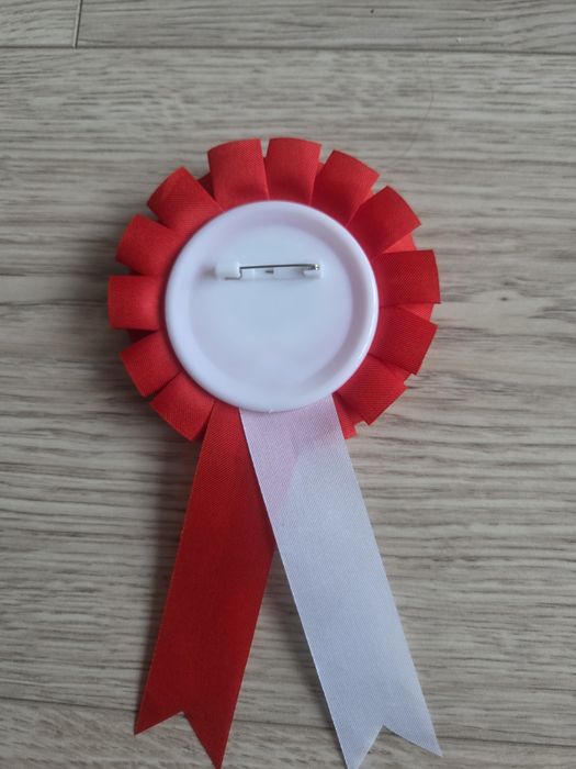 Kotylion biało czerwony