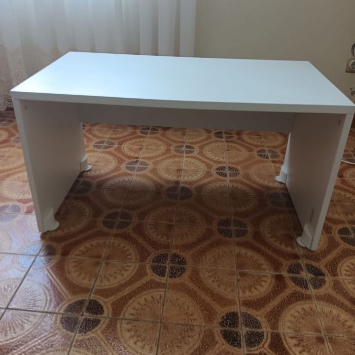 Secretária criança