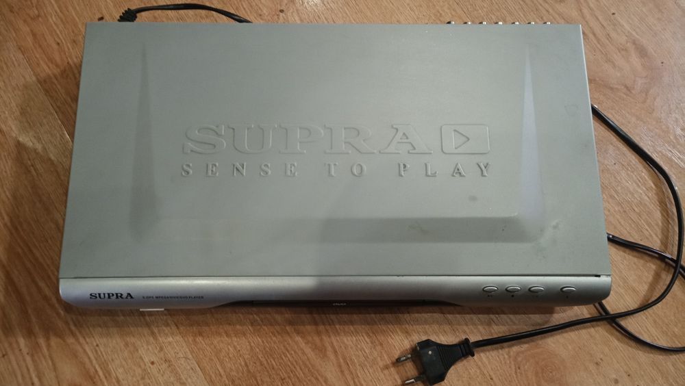 dvd 3~шт.,(хорошей фирмы),рабочие,пульты тоже есть.