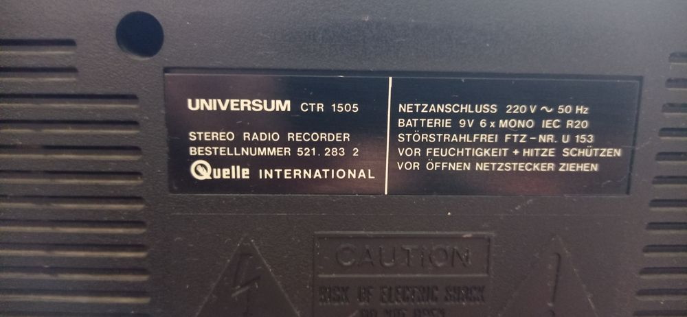 Продам магнітолу Universum 1505