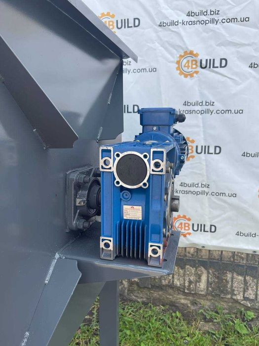 Смеситель кормов, бетоносмесители, коромосмесители, шнековый смеситель