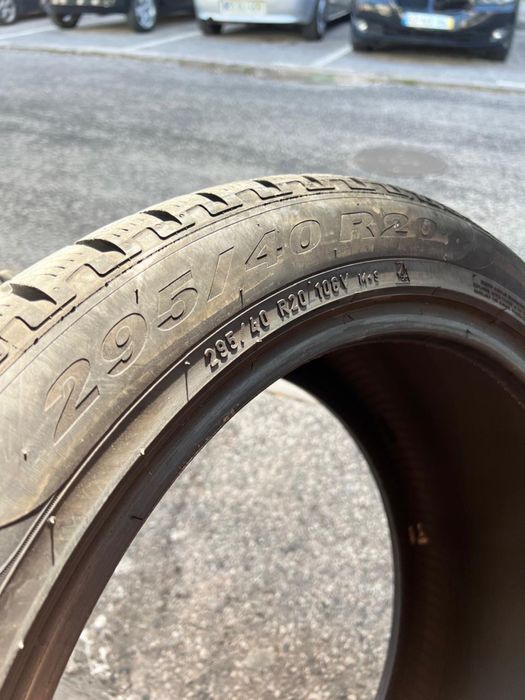 295/40/20 Pirelli Scorpion 4 pneus