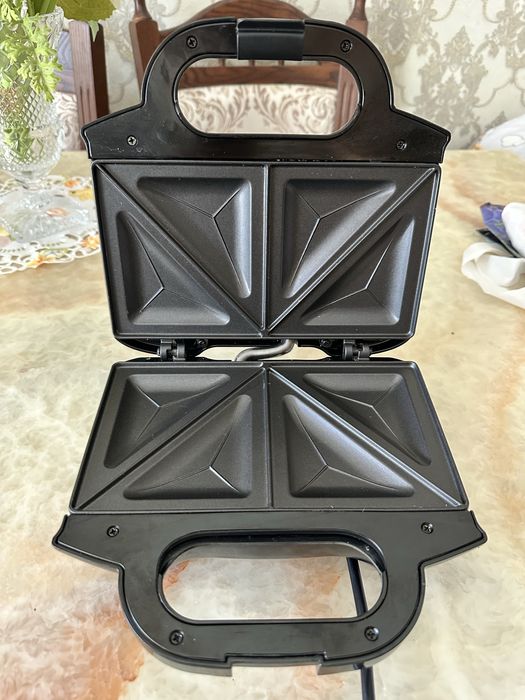 Сендвічниця Tefal UltraCompact SM155212 700W