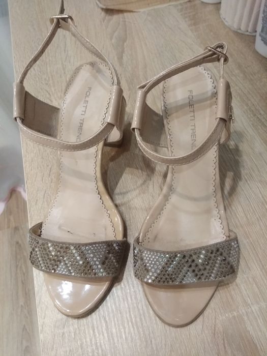 Босоножки женские